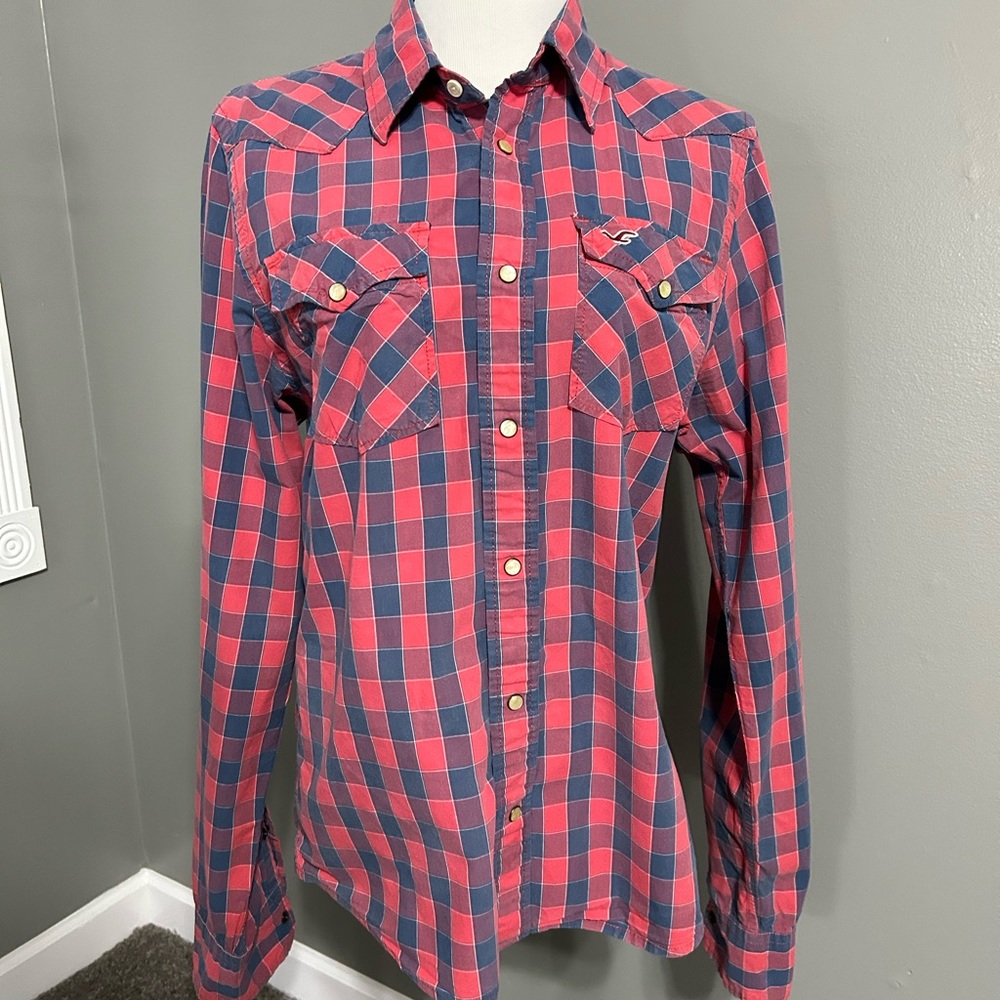 Hollister, men’s size large, blue and red plaid, pearl button-down western shirt